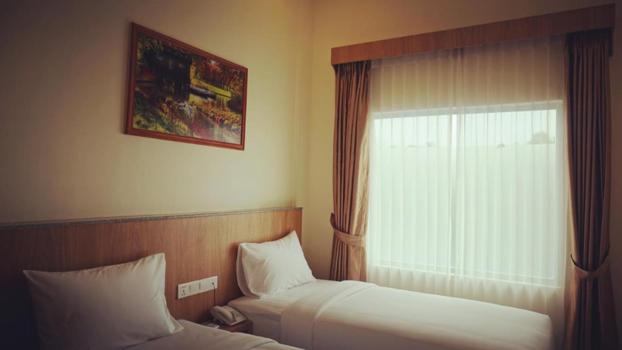 Bintan Lumba Lumba Inn Hotel Tanjung Pinang Exterior photo